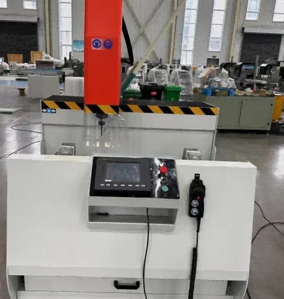 800 mm 3-axligt CNC-bearbetningscenter med hög styvhet | Specialbyggd för industriella aluminiumprofiler
