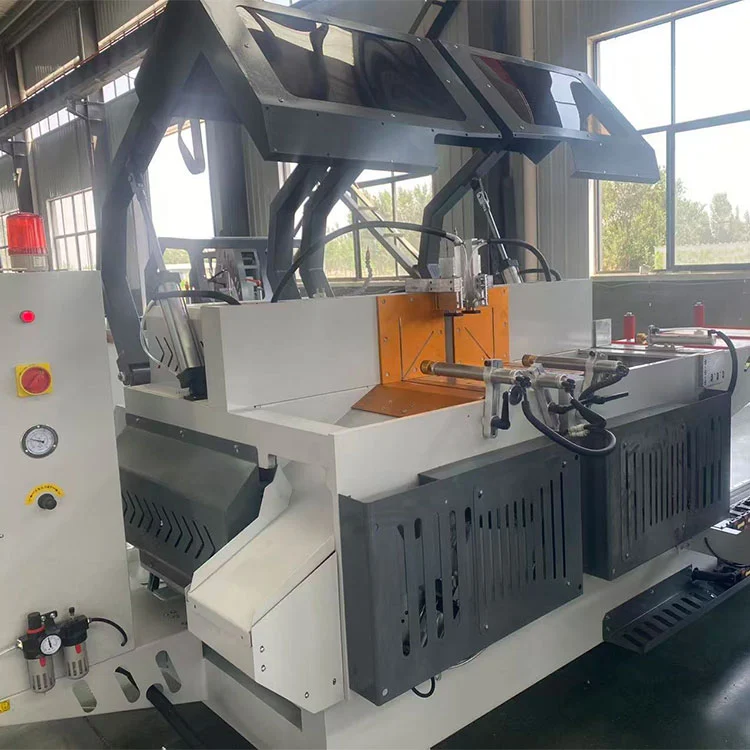 CNC automatisk dubbelhuvud-geringssåg för fönsterdörr i aluminium