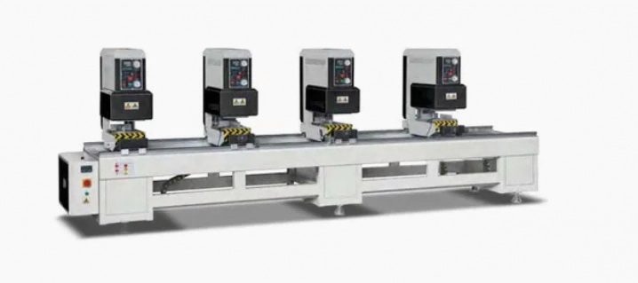 Högpresterande PVC UPVC färgglada fönsterprofiler Heavy-Duty Sömlösa svetsmaskiner med 4 precisionshuvuden Högpresterande PVC UPVC färgglada fönsterprofiler Heavy-Duty Sömlösa svetsmaskiner med 4 precisionshuvuden