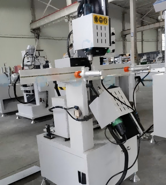 Högprecisionsfräsmaskin för vattenspår i PVC